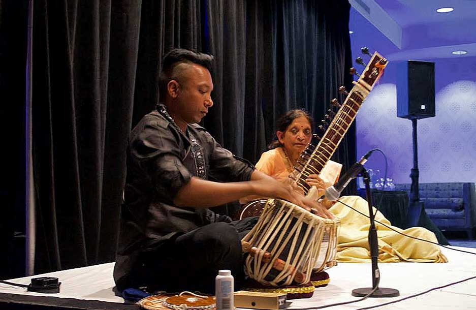 Hasu Patel and Shawn Mativesky perform at the 2016 conference