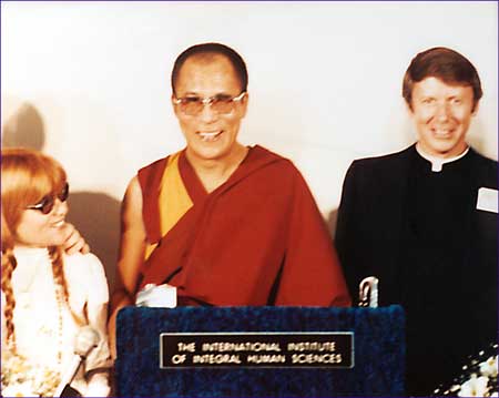 The Dalai Lama at the IIIHS
